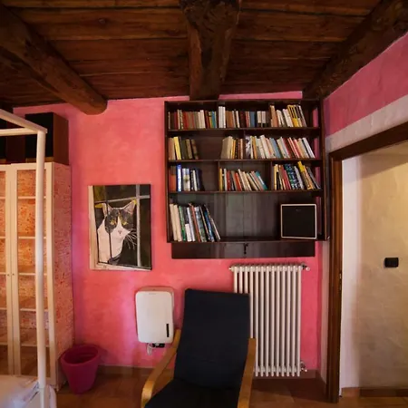 La Vecchia Casa Rosa *