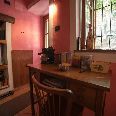 Rum i privatbostad La Vecchia Casa Rosa