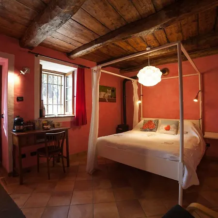 La Vecchia Casa Rosa Rum i privatbostad Cannero Riviera