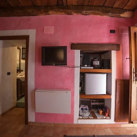La Vecchia Casa Rosa בית אירוח *