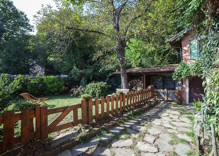 منزل للإقامة La Vecchia Casa Rosa *